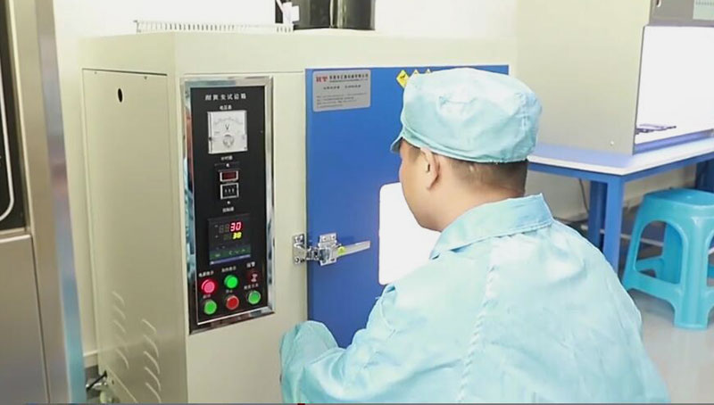 硅膠制品噴有手感油有什么作用？